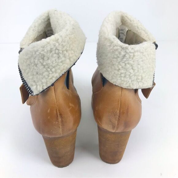 Naughty Monkey HIGHTRAIL Brown Leather Sherpa Lined Zip Up Heeled Buckle Boots - Picture 8 of 16